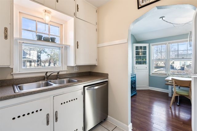 3218 Wright Street, Des Moines, IA 50316