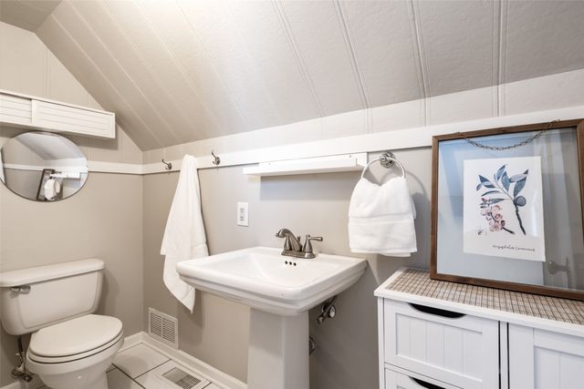 3218 Wright Street, Des Moines, IA 50316