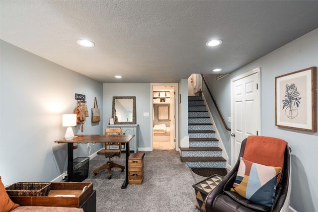 3218 Wright Street, Des Moines, IA 50316