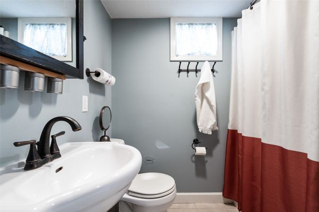 3218 Wright Street, Des Moines, IA 50316