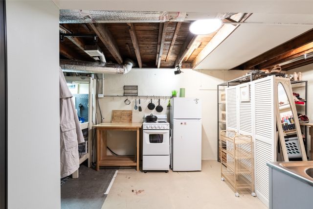 3218 Wright Street, Des Moines, IA 50316