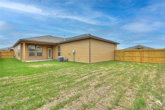 2202 Crystal Bay Dr, Corpus Christi, TX 78414