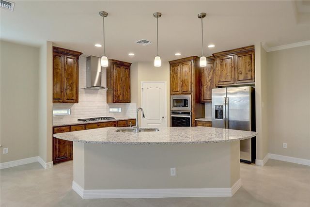 2202 Crystal Bay Dr, Corpus Christi, TX 78414