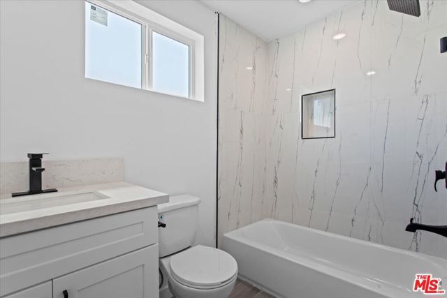 850 W Gage Avenue, Los Angeles, CA 90044