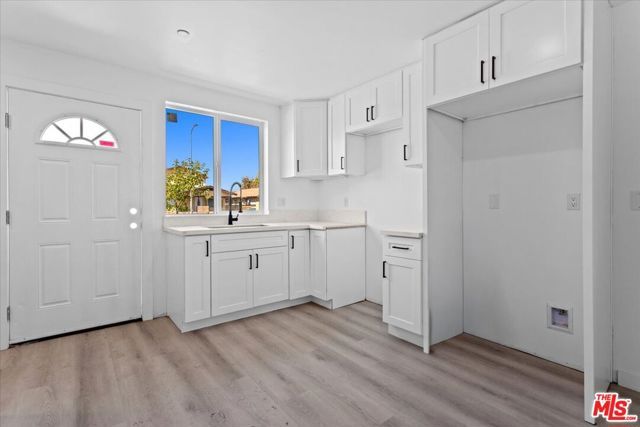 850 W Gage Avenue, Los Angeles, CA 90044