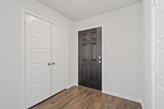 836 Jetliner Avenue, Fort Worth, TX 76131