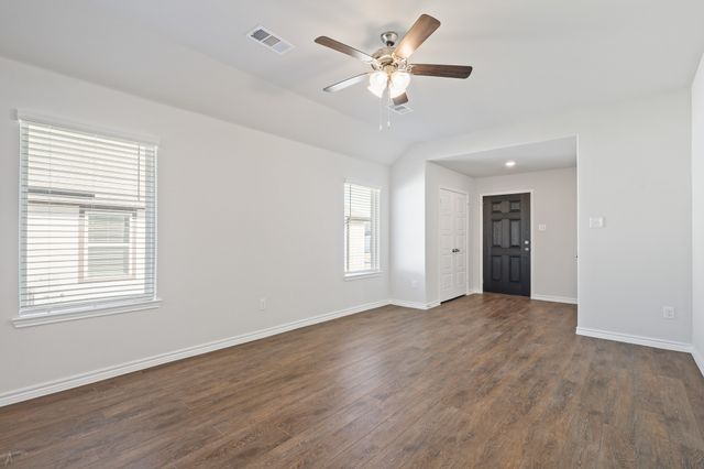 836 Jetliner Avenue, Fort Worth, TX 76131