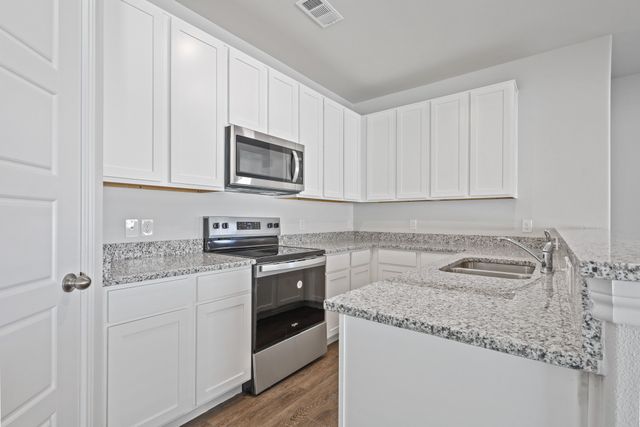 836 Jetliner Avenue, Fort Worth, TX 76131