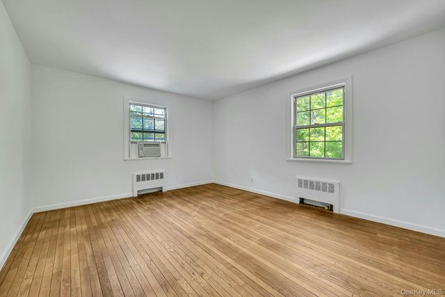45 Robins Crescent 45, New Rochelle, NY 10801