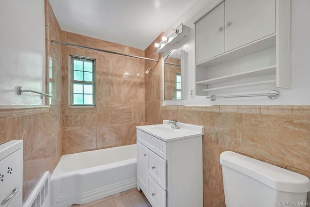 45 Robins Crescent 45, New Rochelle, NY 10801