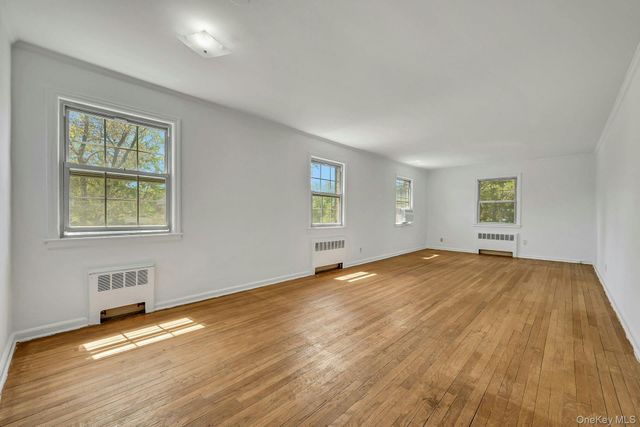 45 Robins Crescent 45, New Rochelle, NY 10801