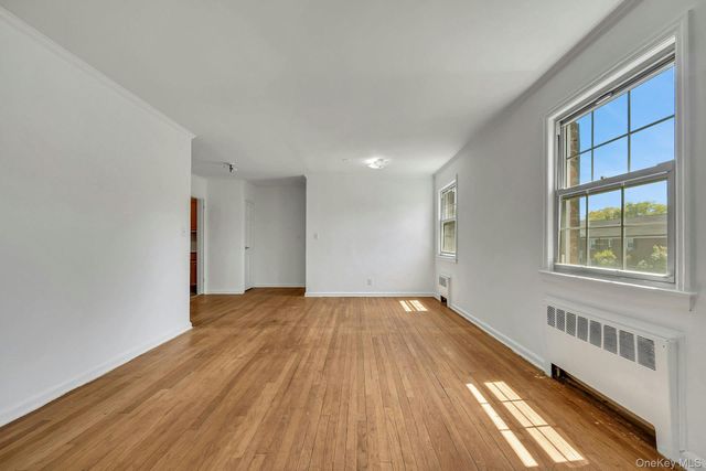 45 Robins Crescent 45, New Rochelle, NY 10801