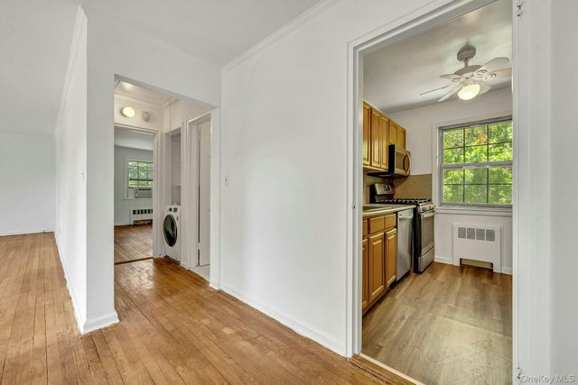 45 Robins Crescent 45, New Rochelle, NY 10801