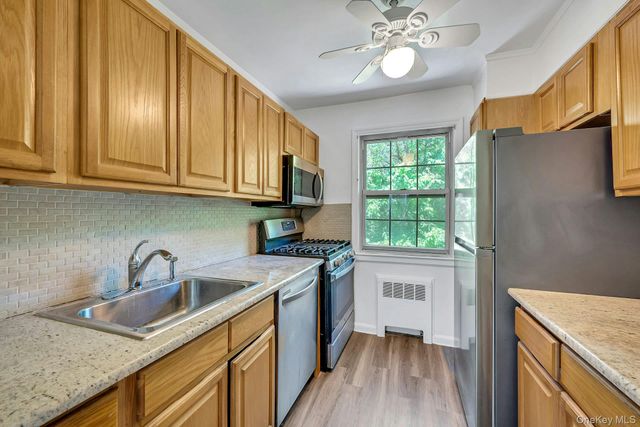 45 Robins Crescent 45, New Rochelle, NY 10801