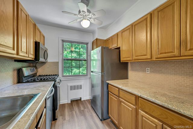 45 Robins Crescent 45, New Rochelle, NY 10801