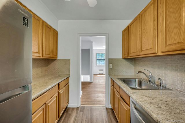 45 Robins Crescent 45, New Rochelle, NY 10801