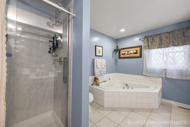 2836 Fairhauser Court, Naperville, IL 60564