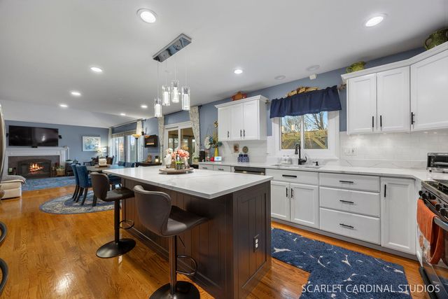 2836 Fairhauser Court, Naperville, IL 60564