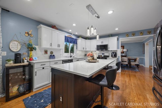 2836 Fairhauser Court, Naperville, IL 60564