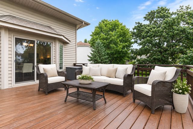 9451 White Oaks Trail N, Champlin, MN 55316