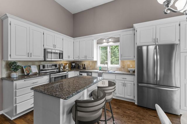 9451 White Oaks Trail N, Champlin, MN 55316