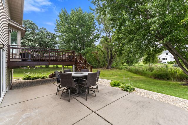 9451 White Oaks Trail N, Champlin, MN 55316