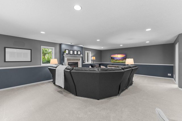 9451 White Oaks Trail N, Champlin, MN 55316