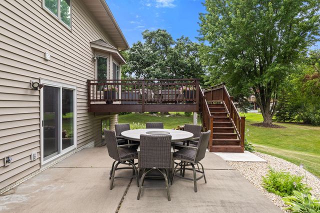 9451 White Oaks Trail N, Champlin, MN 55316