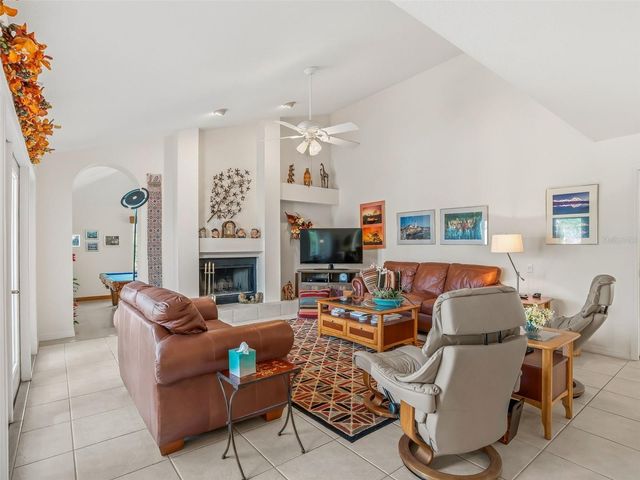 5321 GREENS DRIVE, Lady Lake, FL 32159