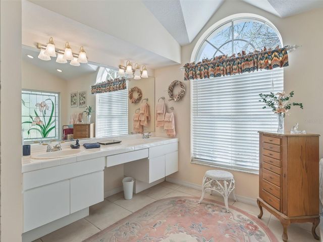 5321 GREENS DRIVE, Lady Lake, FL 32159