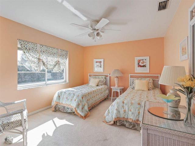 5321 GREENS DRIVE, Lady Lake, FL 32159