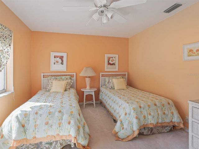 5321 GREENS DRIVE, Lady Lake, FL 32159