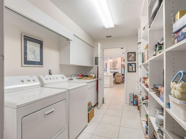 5321 GREENS DRIVE, Lady Lake, FL 32159