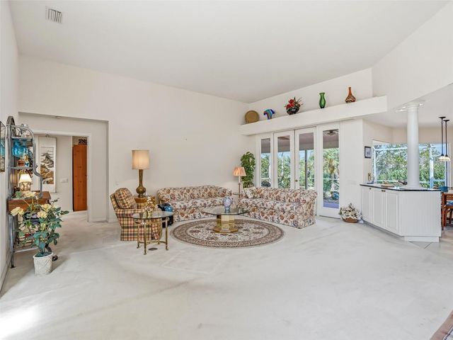 5321 GREENS DRIVE, Lady Lake, FL 32159