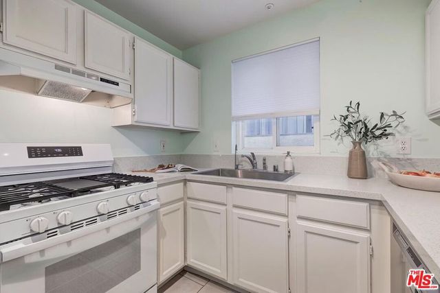 9815 Regent Street 2, Los Angeles, CA 90034