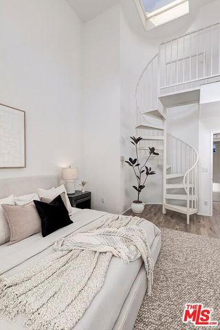 9815 Regent Street 2, Los Angeles, CA 90034