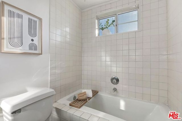 9815 Regent Street 2, Los Angeles, CA 90034