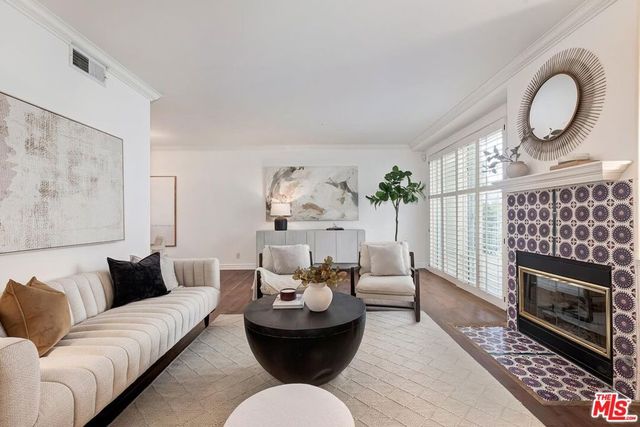 9815 Regent Street 2, Los Angeles, CA 90034