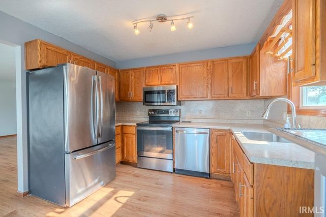 516 Brairfield Drive, Fort Wayne, IN 46825