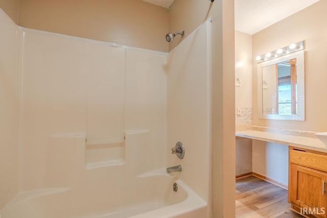 516 Brairfield Drive, Fort Wayne, IN 46825