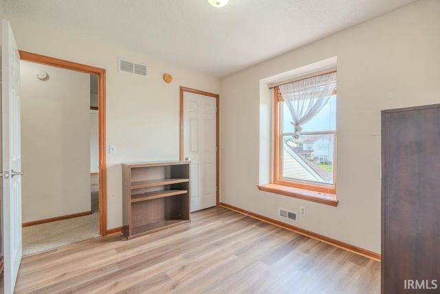 516 Brairfield Drive, Fort Wayne, IN 46825