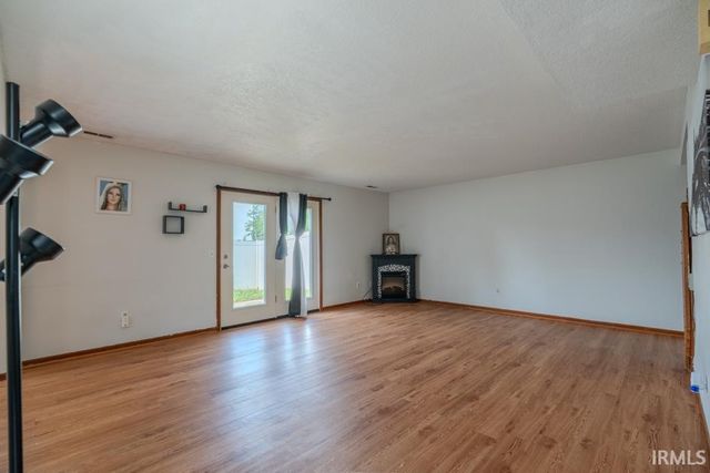 516 Brairfield Drive, Fort Wayne, IN 46825