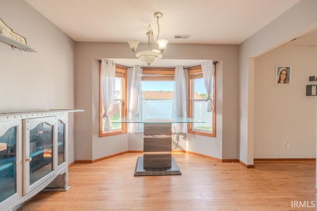 516 Brairfield Drive, Fort Wayne, IN 46825