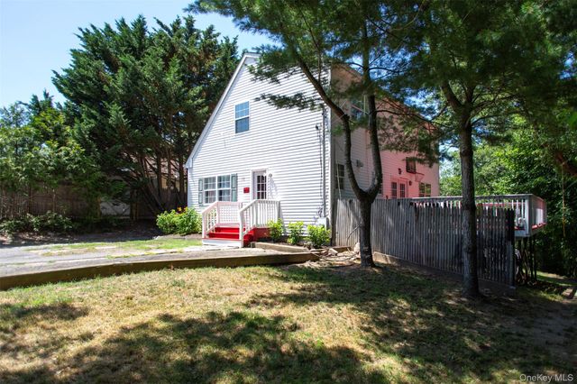 32 Birch Court, Riverhead, NY 11901