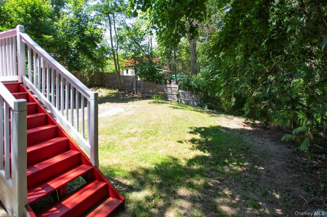 32 Birch Court, Riverhead, NY 11901