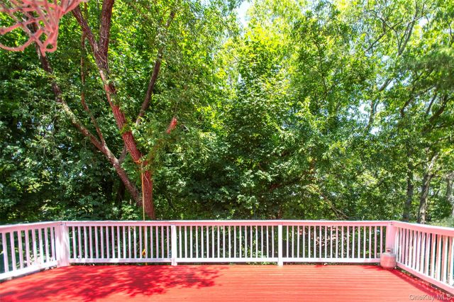 32 Birch Court, Riverhead, NY 11901