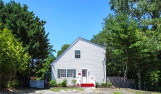 32 Birch Court, Riverhead, NY 11901