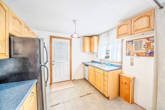 21 Cherokee Drive, Bay Shore, NY 11706