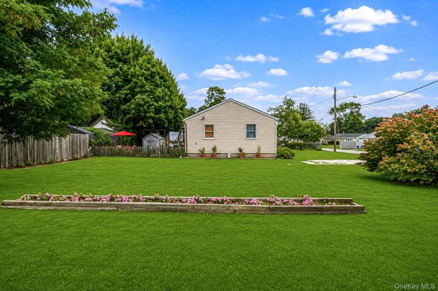 21 Cherokee Drive, Bay Shore, NY 11706