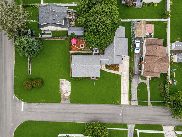 21 Cherokee Drive, Bay Shore, NY 11706